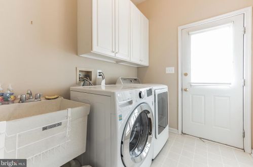 316 Centennial Dr, Blue Bell PA  19422-3219 exterior