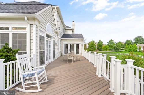 20906 Mcintosh Pl, Leesburg VA  20175-6372 exterior