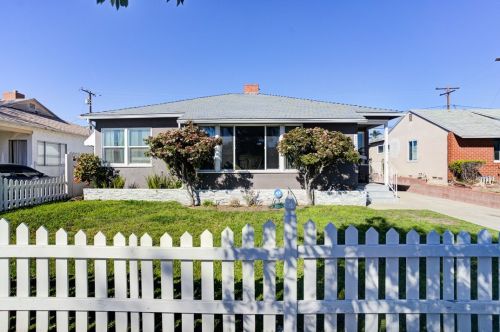 2103 160th St, Torrance, CA 90504-1632