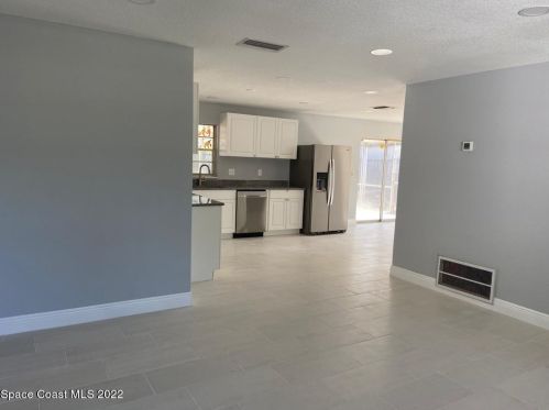 2585 Cherrywood Ln, Titusville, FL 32780-5907