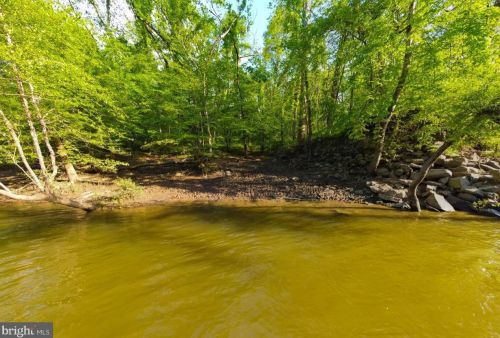 19058 Boyer Fields Pl, Leesburg VA 20176-1643 exterior