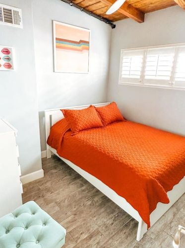 814 Capistrano Pl, San Diego CA 92109-8106 exterior