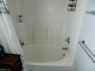 322 Circuit Ln, Newport News VA  23608-4913 exterior