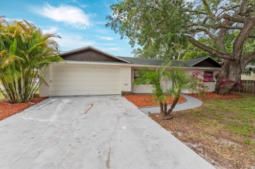 7117 Fireside Dr, Port Richey, FL 34668-5724