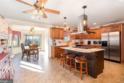 4 Kengrey Dr, Carlisle, PA 17015-7442