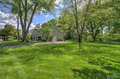 42 Calgary Cir, Morganville, NJ 07751-1604