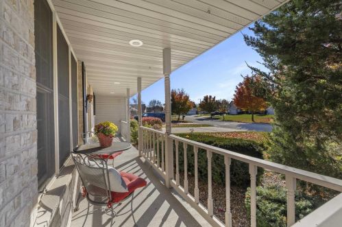 2922 Copper Mountain Ct, Green Bay, WI 54313-3207