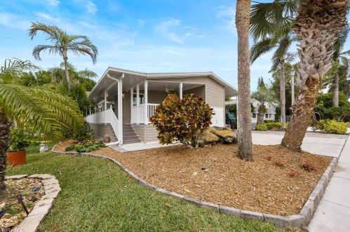 1052 Diamond Lake Cir, Naples FL 34114-9211 exterior