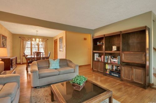 19 Riverdale Ave, Oakdale NY  11769-1544 exterior