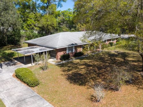 1210 Cardinal Ln, Deland, FL 32720-2565