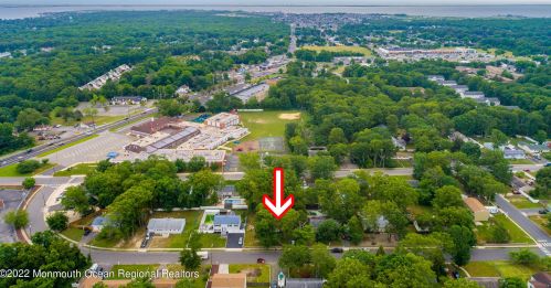 21 Pne Tree Dr, Berkeley Township NJ  08721-1711 exterior