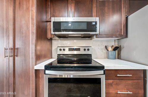 13229 8th Ave, Phoenix AZ  85029-1808 exterior