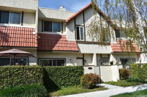 27652 Ironstone Dr, Santa Clarita, CA 91387-4224