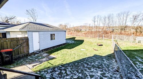 606 Miller St, Latrobe PA  15650-1549 exterior