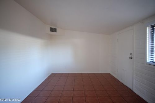 41 Montego Dr, Tucson AZ  85710-1312 exterior