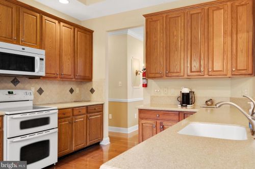 5 Brighton Pl, Swedesboro NJ  08085-5060 exterior
