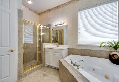 4604 Deer Valley Ln, Richardson TX  75082-3872 exterior