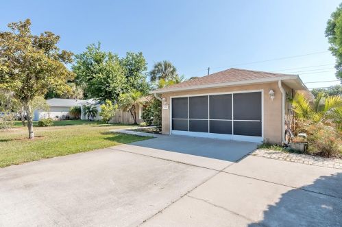 2825 Regent Cres, Daytona Beach, FL 32119-8557