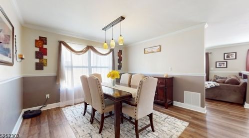 326 Angle Ave, Manville NJ  08835-2318 exterior