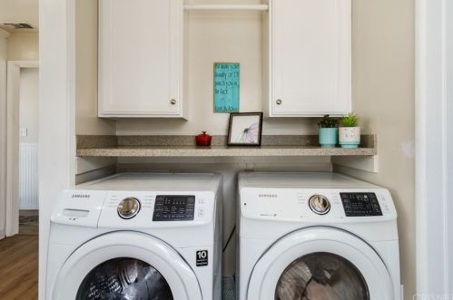 10414 Ferina St, Bellflower CA  90706-4121 exterior