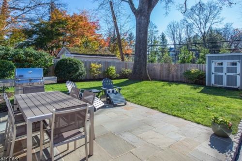 75 Valley View Dr, Morristown NJ  07960-5615 exterior