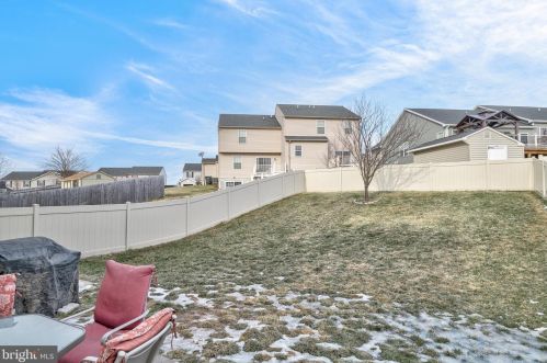 62 Hemlock Dr, Hanover, PA 17331-7540