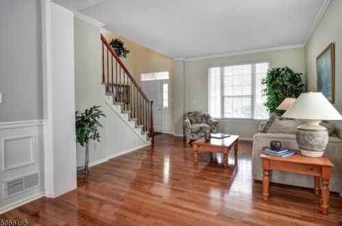 13 Hannah Ct, White House Station, NJ 08889-3264