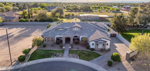 5600 Gemstone Dr, Chandler, AZ 85249-5800