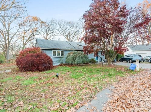 29 Lane, Warwick, RI 02888-5601