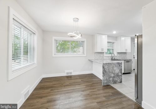 6005 Amherst Ave, Springfield VA 22150-3227 exterior