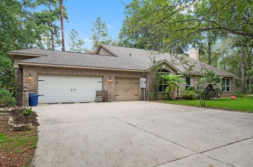 42 Lake Forest Cir, Conroe TX  77384-3108 exterior
