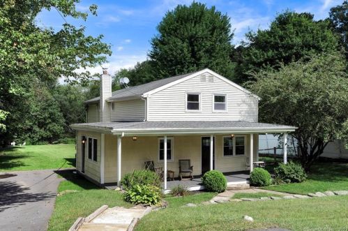 60 Cedar Ave, Waterbury, CT 06705-2701