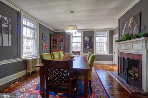 102 Cornwall St, Leesburg VA 20176-2804 exterior