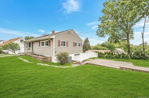 17 Dunderave Rd, White Plains, NY 10603-3029