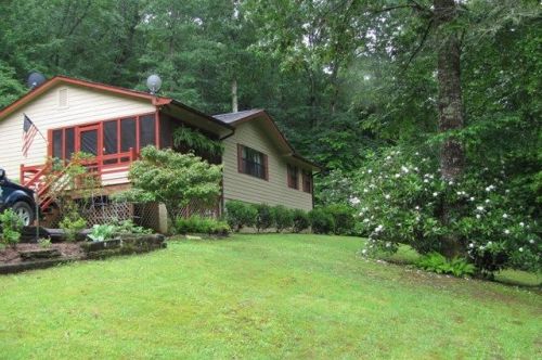 615 Mission Rd, Lake Santeetlah, NC 28771-7916