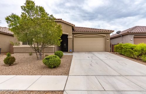 6517 Smoky Falls Way, Tucson, AZ 85757-6989