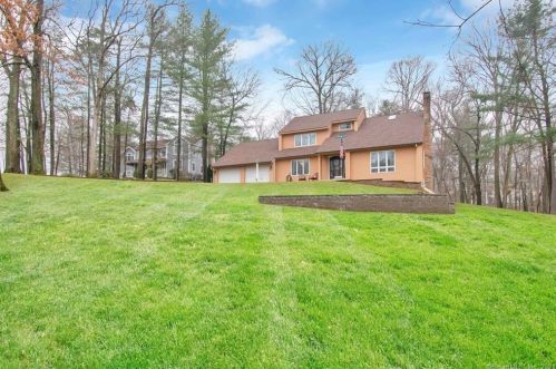 7 Benjamin Rd, Ellington, CT 06029-2128