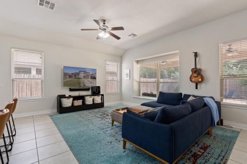 6629 Alleyton Dr, Austin TX 78725-2915 exterior