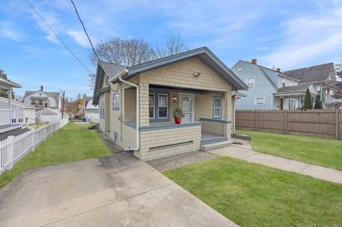 51 Lockhart Ave, Waterbury, CT 06705-1924