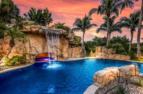 2718 Casey Ky Rd, Nokomis FL  34275-3306 exterior