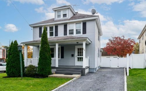 147 Glen Head Rd, Muttontown, NY 11545-1978