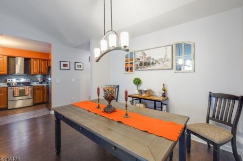 40 Augusta Dr, Annandale NJ  08801-1607 exterior