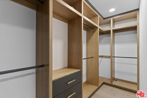 5254 Buffalo Ave, Van Nuys CA  91401-5929 exterior