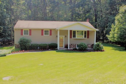 111 Big Oak Ln, Tannersville, PA 18372-7719