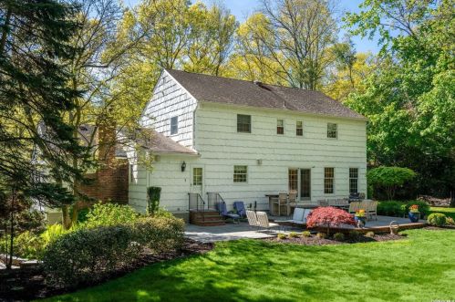 66 Hastings Dr, Northport NY  11768-2522 exterior