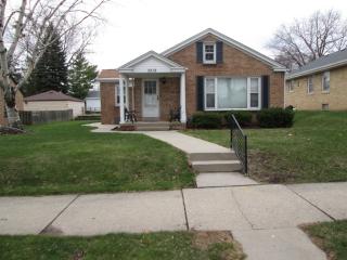 3219 Ruskin St, Milwaukee WI  53215-4221 exterior