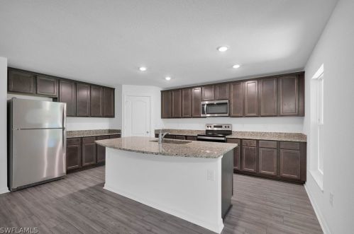 810 Franklin Ct, Ave Maria, FL 34142-2795