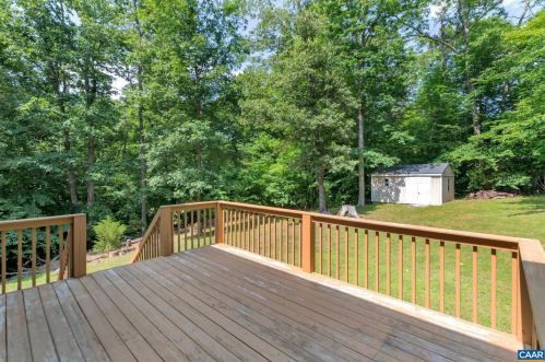 2 Riverside Dr, Bybee VA  22963-2021 exterior