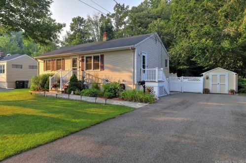 382 Pond Point Ave, Milford, CT 06460-6826