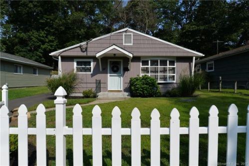97 Rockwood Ave, Ansonia, CT 06401-3030